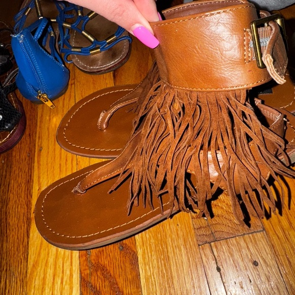 Fringe Brown Leather Sandals - Picture 3 of 3